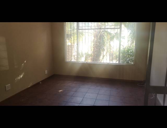 3 BEDROOM FLAT SOLD IN FLORAUNA